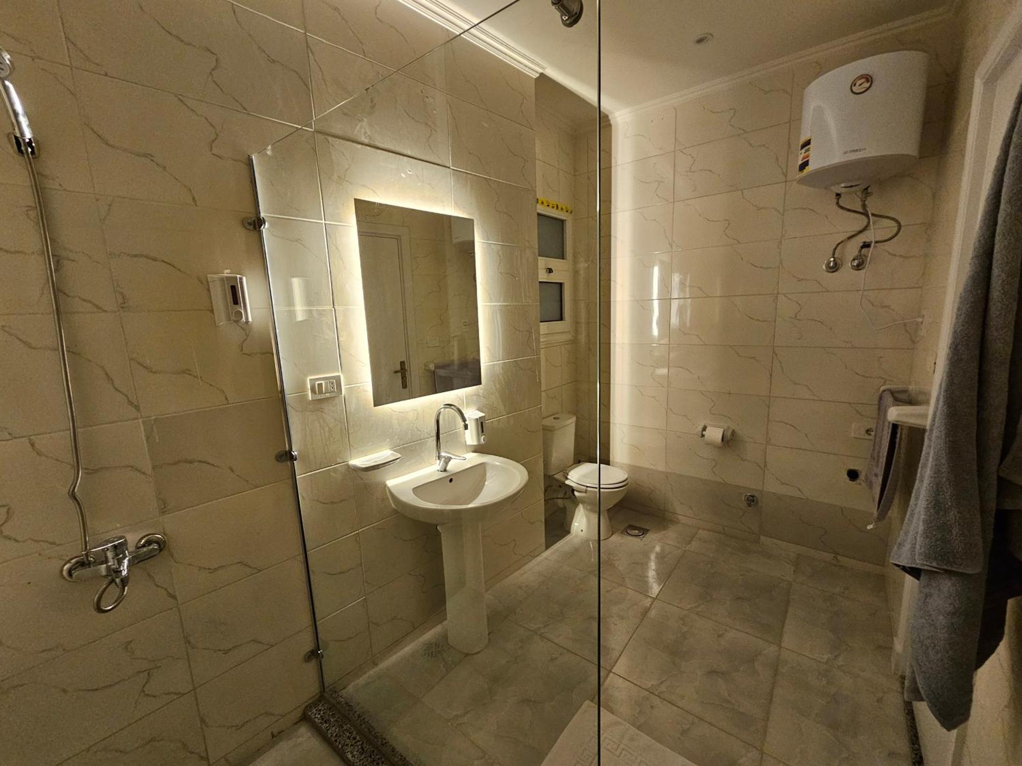 Downtown 1br Flat- 63-a *